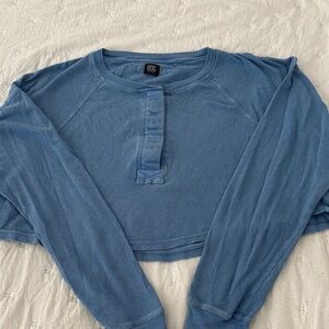 Urban Outfitters Blue Long Sleeve Crop Top size medium